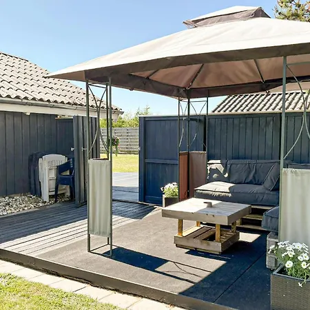 Semesterbostad Cozy In With Sauna Strandby