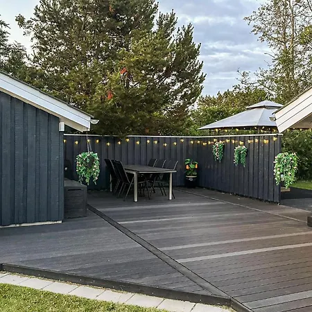 Semesterbostad Cozy In With Sauna Strandby
