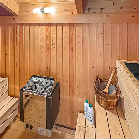 Semesterbostad Cozy In With Sauna Strandby